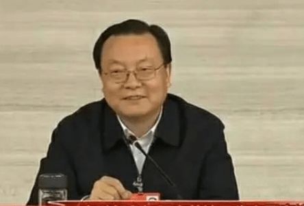 74岁的原重心委员被判刑！报重心同意辞退党籍后68岁的“老虎”也被拘禁